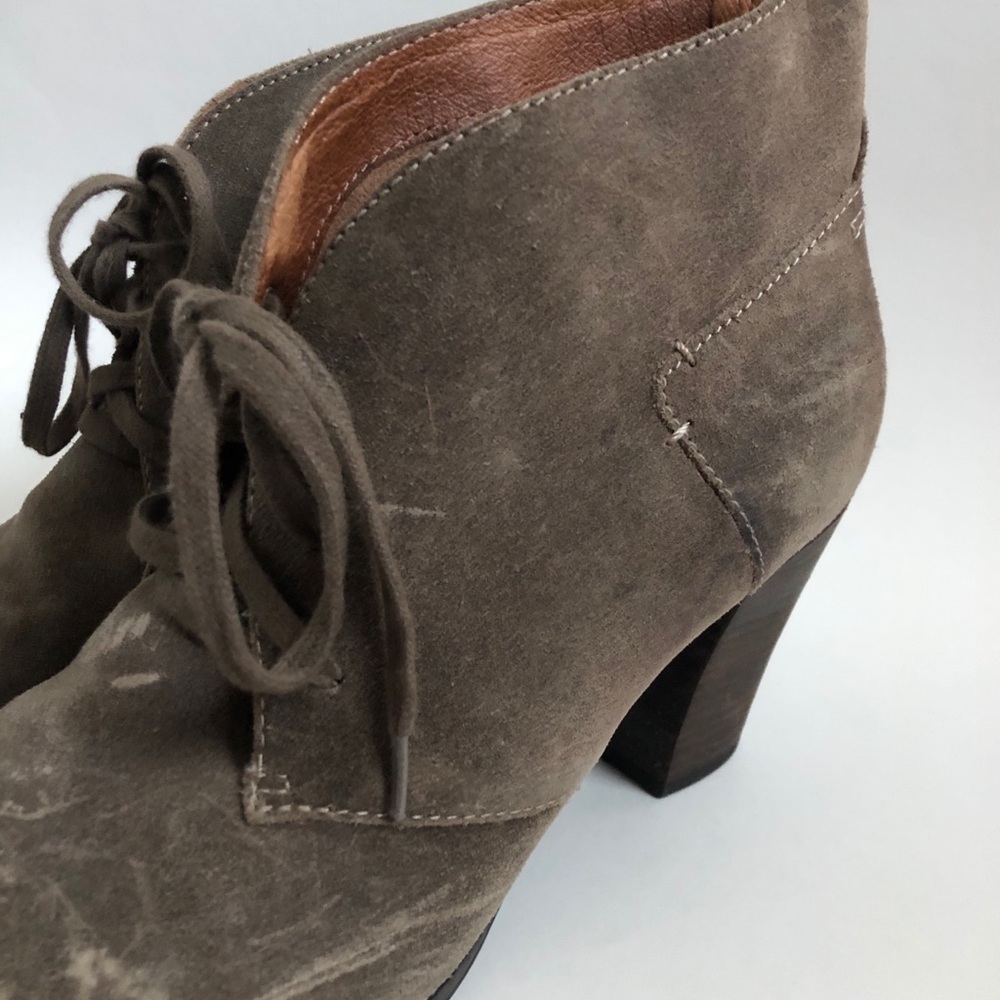 Clarks - Picture 2 of 10